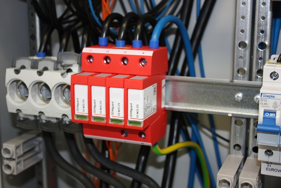 U berspannungsschutz bei Kaya Sefer Elektro in Illerkirchberg